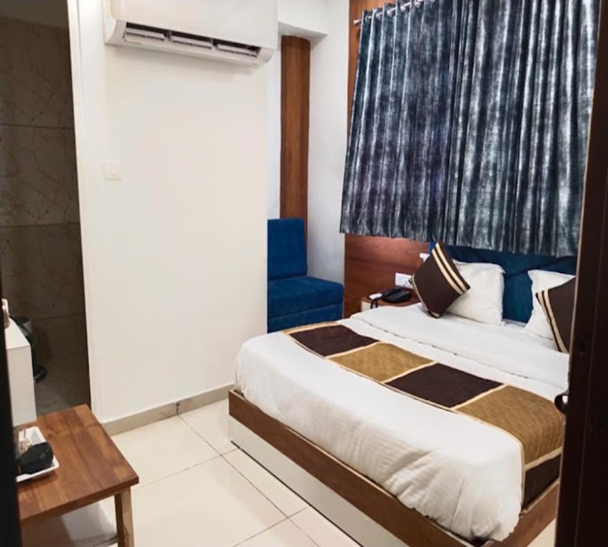 Galaxy Inn Hotel Ahmedabad Esterno foto